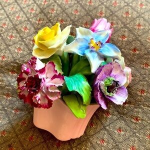 Vintage Staffordshire floral bouquet bone china England pink vase